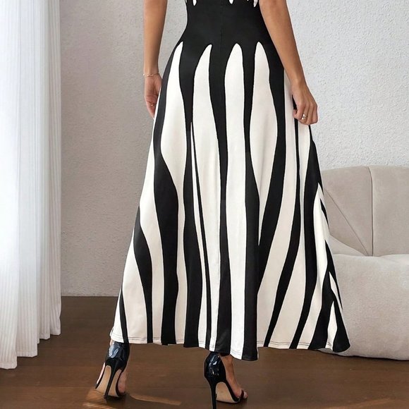 Black & White Boho Women's Printed Cami Dress With Waist-Cinching - Picture 5 of 5